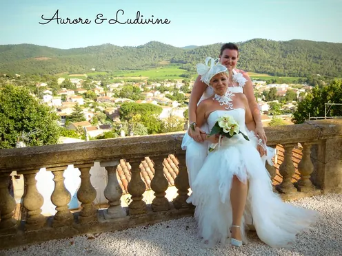 Des hôtes just married