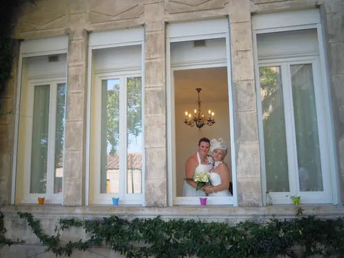 Des hôtes just married