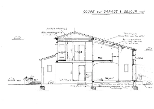 Coupe sur le garage et le séjour